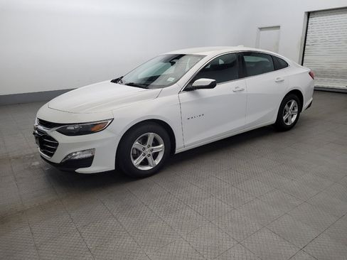 Used 2023 Chevrolet Malibu LT image 2