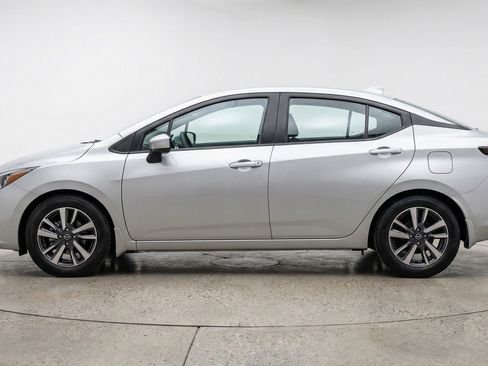 Used 2025 Nissan Versa SV FWD image 5