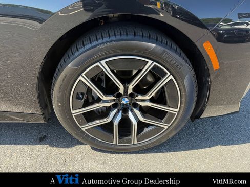 Used 2025 BMW 740i xDrive AWD/4WD image 15