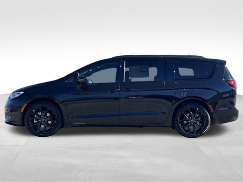 New 2026 Chrysler Pacifica Select w/ S Appearance Package FWD image 28