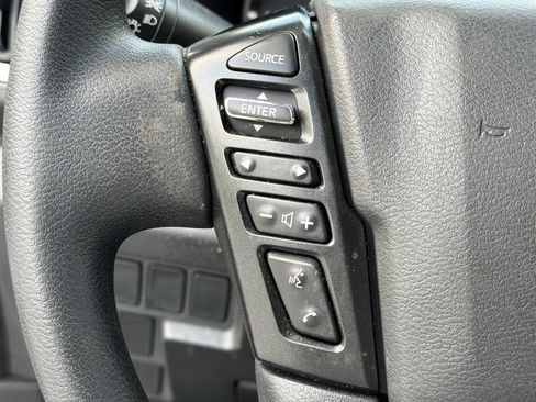 Used 2025 Nissan Frontier SV RWD image 11