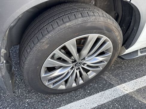 Used 2022 Toyota Highlander Platinum image 20