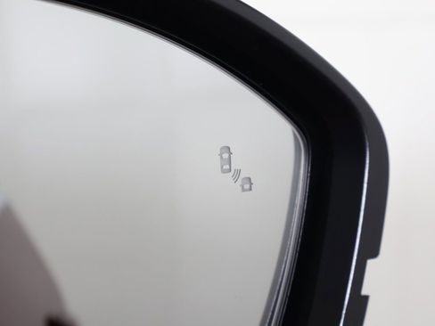 Used 2023 Nissan Pathfinder SL w/ Lighting Package (N92) image 42