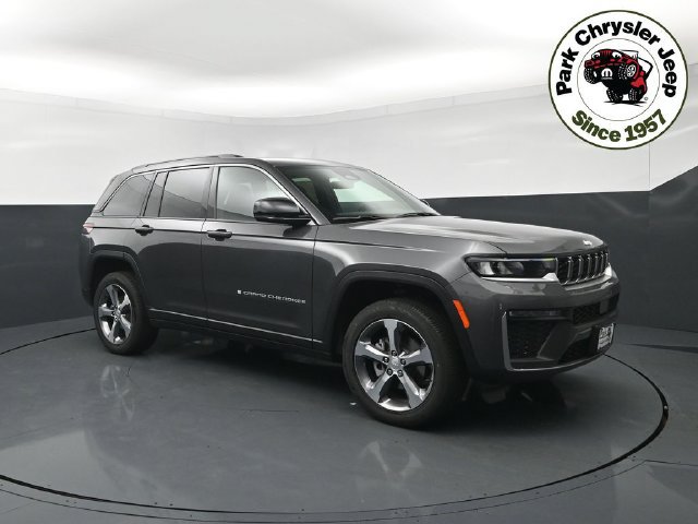 New 2026 Jeep Grand Cherokee Limited w/ Trailer Tow Package AWD/4WD image 1