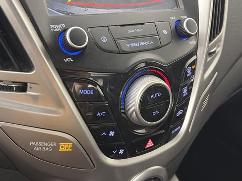 Used 2016 Hyundai Veloster w/ Option Group 03 image 20