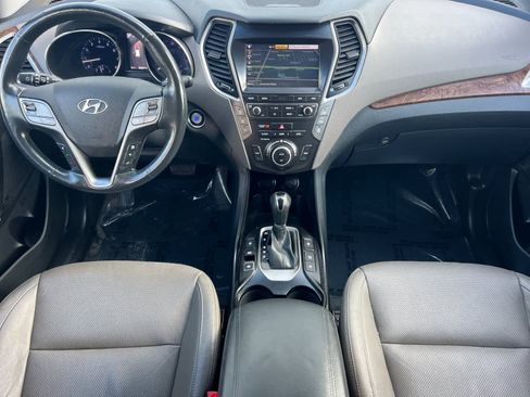 Used 2019 Hyundai Santa Fe XL image 3