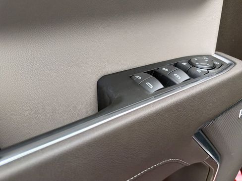 New 2026 GMC Sierra 1500 SLT image 14