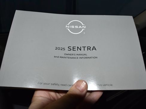 Used 2025 Nissan Sentra SR w/ SR Premium Package FWD image 9