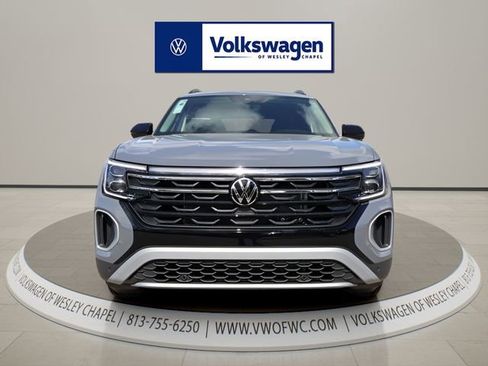 New 2026 Volkswagen Atlas Peak Edition AWD/4WD image 2
