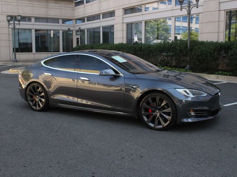 Used 2021 Tesla Model S Performance AWD/4WD image 2