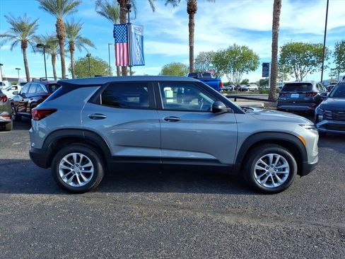 Used 2024 Chevrolet TrailBlazer LS w/ LS Convenience Package image 4