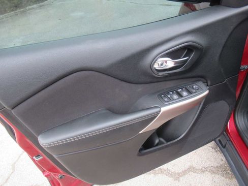 Used 2017 Jeep Cherokee Sport w/ Cold Weather Group image 15