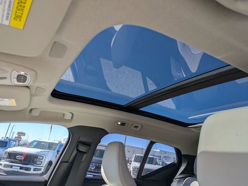 Certified 2022 Volvo XC40 T4 Inscription w/ Advanced Package image 20