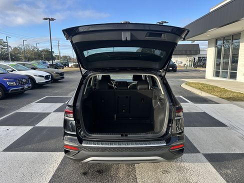 Used 2025 Volkswagen Taos S image 5