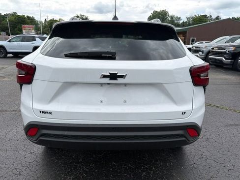 Used 2026 Chevrolet Trax LT w/ Driver Confidence Package FWD image 4