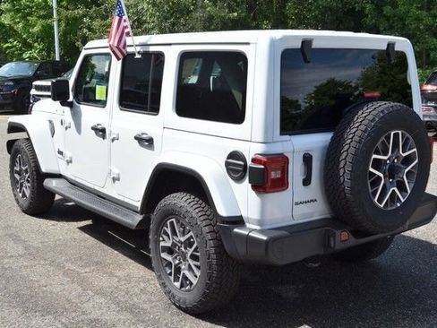 New 2026 Jeep Wrangler Unlimited Sahara AWD/4WD image 6