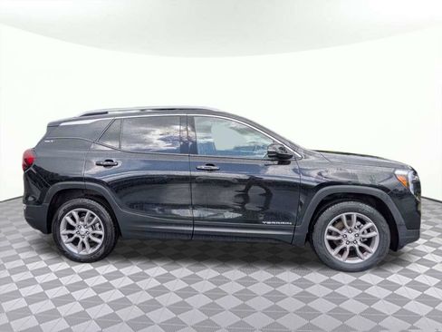 Used 2024 GMC Terrain SLT AWD/4WD image 2