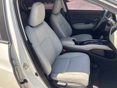 Used 2019 Honda HR-V EX image 17