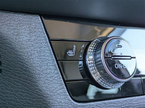 New 2026 Mitsubishi Outlander SE image 24