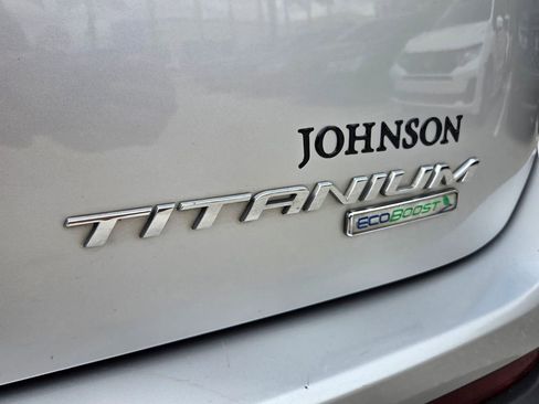 Used 2018 Ford Edge Titanium w/ Technology Package FWD image 15