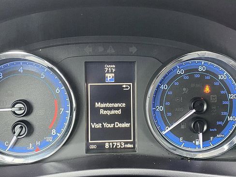 Used 2018 Toyota Corolla SE FWD image 12