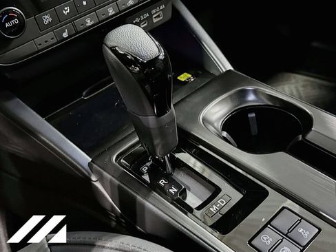 Used 2026 Subaru Outback Premium AWD/4WD image 18