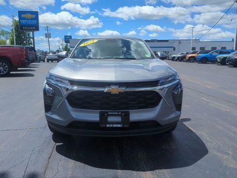 Certified 2024 Chevrolet Trax LS w/ LS Convenience Package FWD image 3