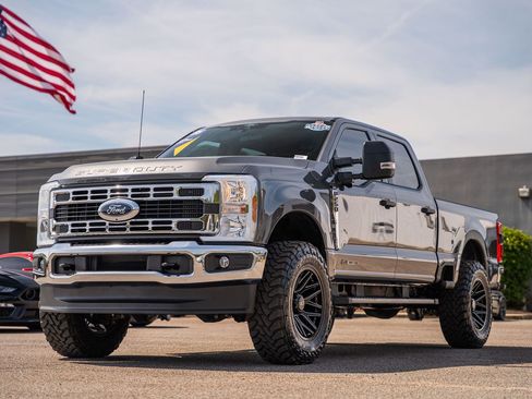 Certified 2025 Ford F250 XLT w/ 360-Degree Camera Package AWD/4WD image 4
