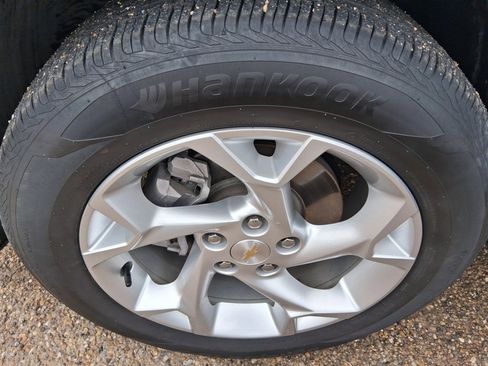 Used 2024 Chevrolet Trax LS w/ LS Convenience Package image 18