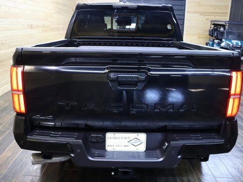 Used 2024 Toyota Tacoma TRD Sport image 4