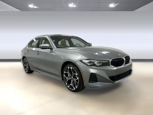 Used 2026 BMW 330i Sedan w/ Convenience Package RWD image 6