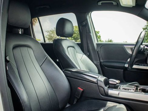 Used 2020 Mercedes-Benz GLB 250 w/ Premium Package image 16