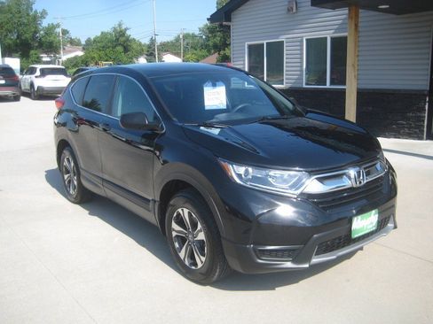 Used 2017 Honda CR-V LX image 2