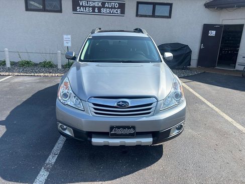 Used 2011 Subaru Outback 3.6R Limited AWD/4WD image 8