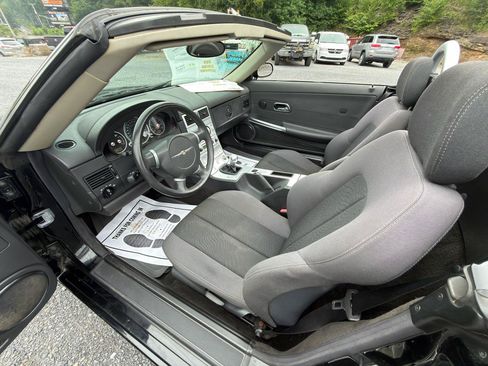 Used 2006 Chrysler Crossfire Convertible RWD image 10