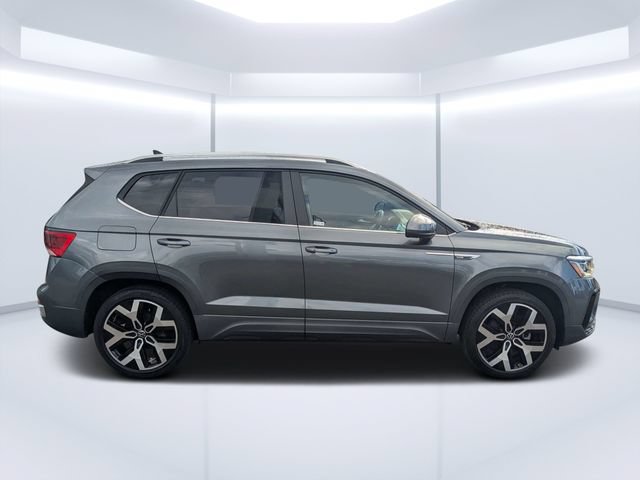 Used 2022 Volkswagen Taos SEL AWD/4WD image 2