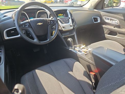 Used 2017 Chevrolet Equinox LS AWD/4WD image 3