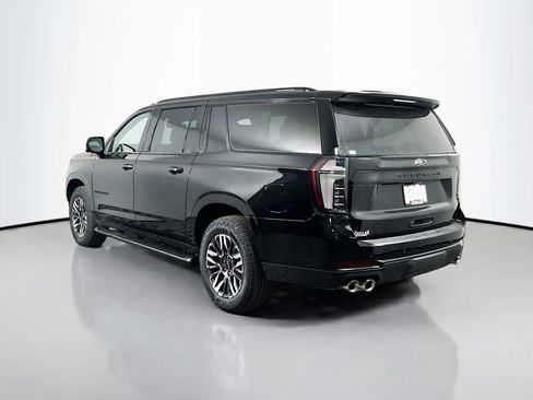 New 2026 Chevrolet Suburban Z71 image 7