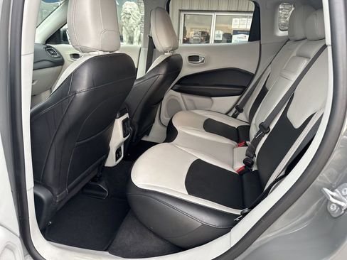 Used 2019 Jeep Compass Limited AWD/4WD image 12