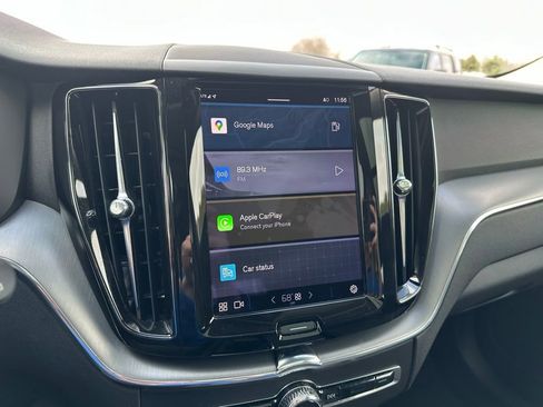 Used 2022 Volvo XC60 B5 Momentum image 20