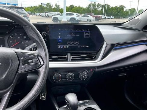 Used 2024 Chevrolet Trax LS w/ Driver Confidence Package FWD image 9
