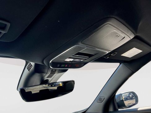 Certified 2025 Chevrolet Traverse RS image 36