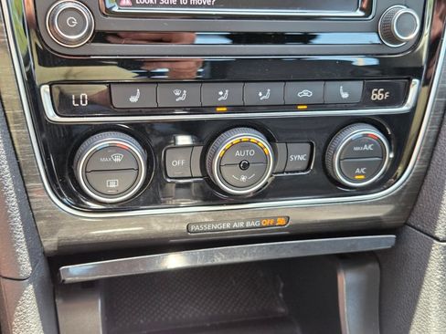 Used 2018 Volkswagen Passat 2.0T SEL Premium FWD image 24