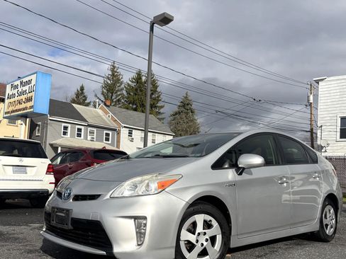 Used 2013 Toyota Prius Three image 1