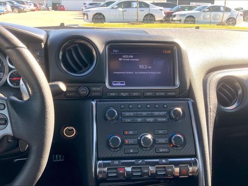 Used 2015 Nissan GT-R Premium image 5