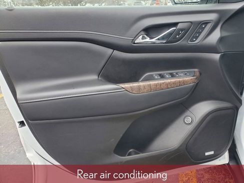 Used 2022 GMC Acadia Denali image 17