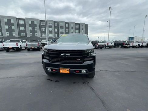 Used 2019 Chevrolet Silverado 1500 LT Trail Boss w/ Convenience Package AWD/4WD image 3