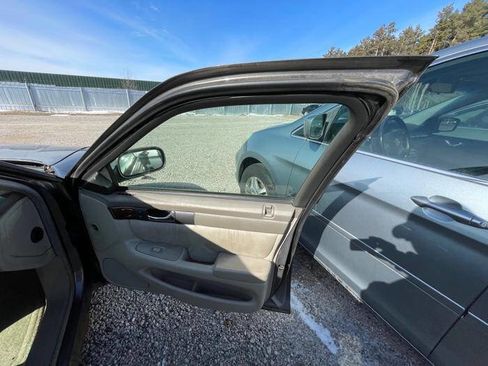 Used 1999 Cadillac Seville SLS w/ Personalization Pkg image 29