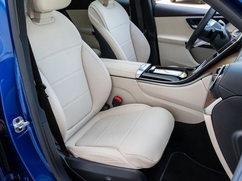 Used 2024 Mercedes-Benz GLC 300 4MATIC image 24