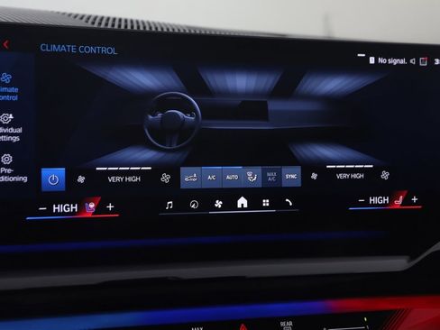 Used 2025 BMW M5 w/ Executive Package image 56